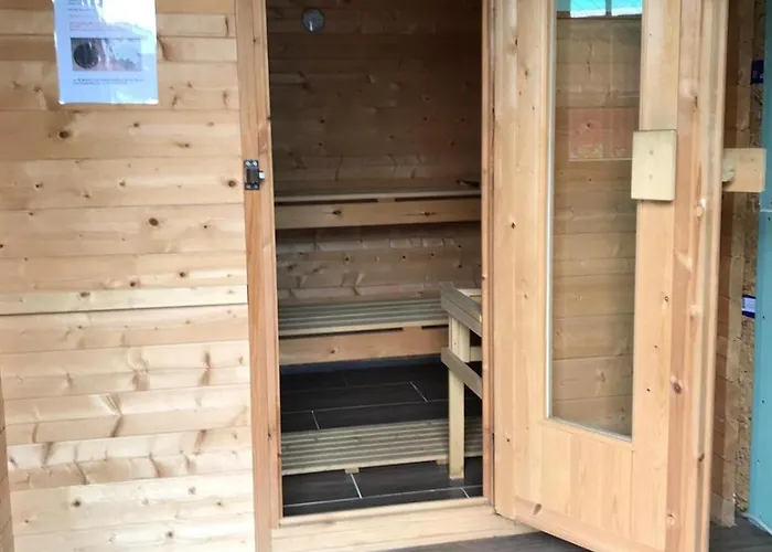 Mit Sauna Und Grossem Garten, Hunde Willkommen *